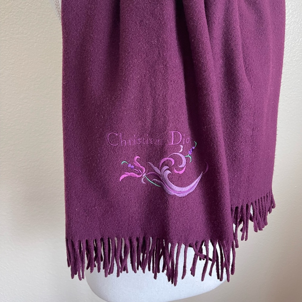 Christian Dior large purple 100% wool scarf fringe fluffy warm logo CD floral - Picture 4 of 13